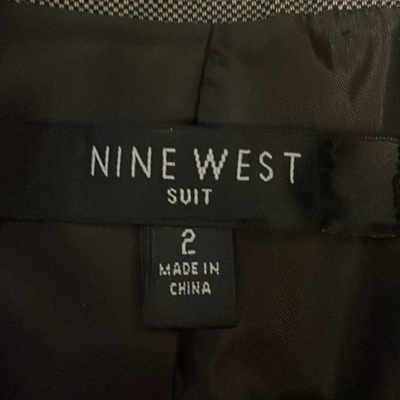 Nine West suit - Picture 2 of 11